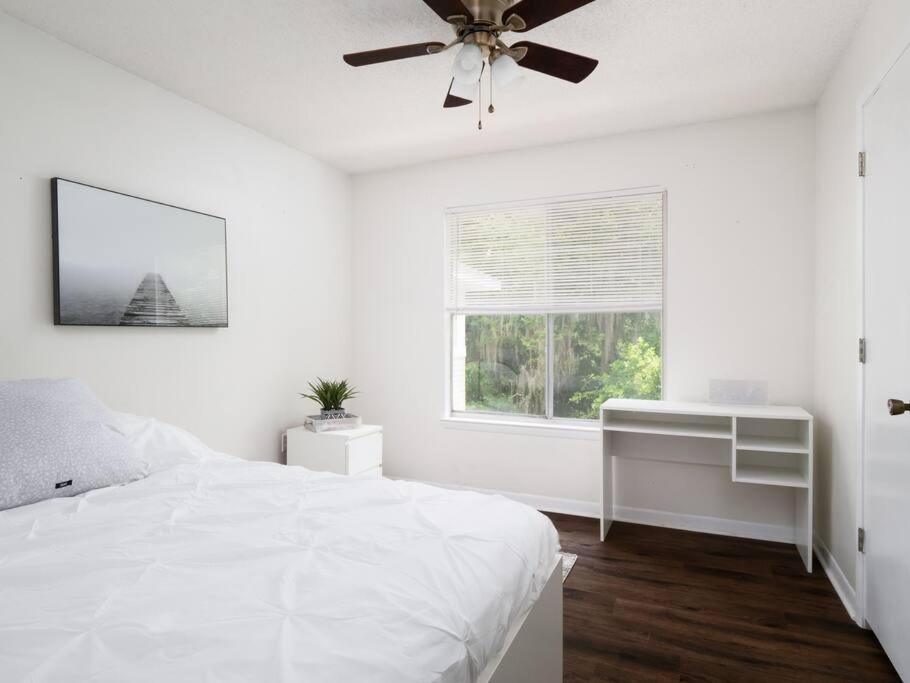 Spacious Condo Mins To Shands, University, & Downtown! Гейнсвилл Экстерьер фото